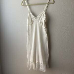 Vintage Seamprufe Full Slip White pin-up Short 33 Bust lace  Cups USA bridal 50s